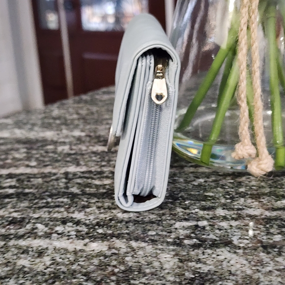 Modern Rabbit Light Blue Tri-fold Wallet - Picture 6 of 6